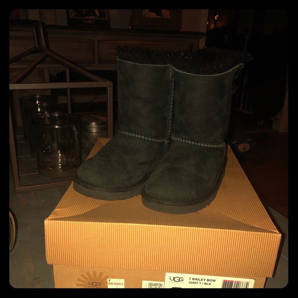🌼UGGS 9 BLACK BAILEY BOW toddler girls like new🌼
